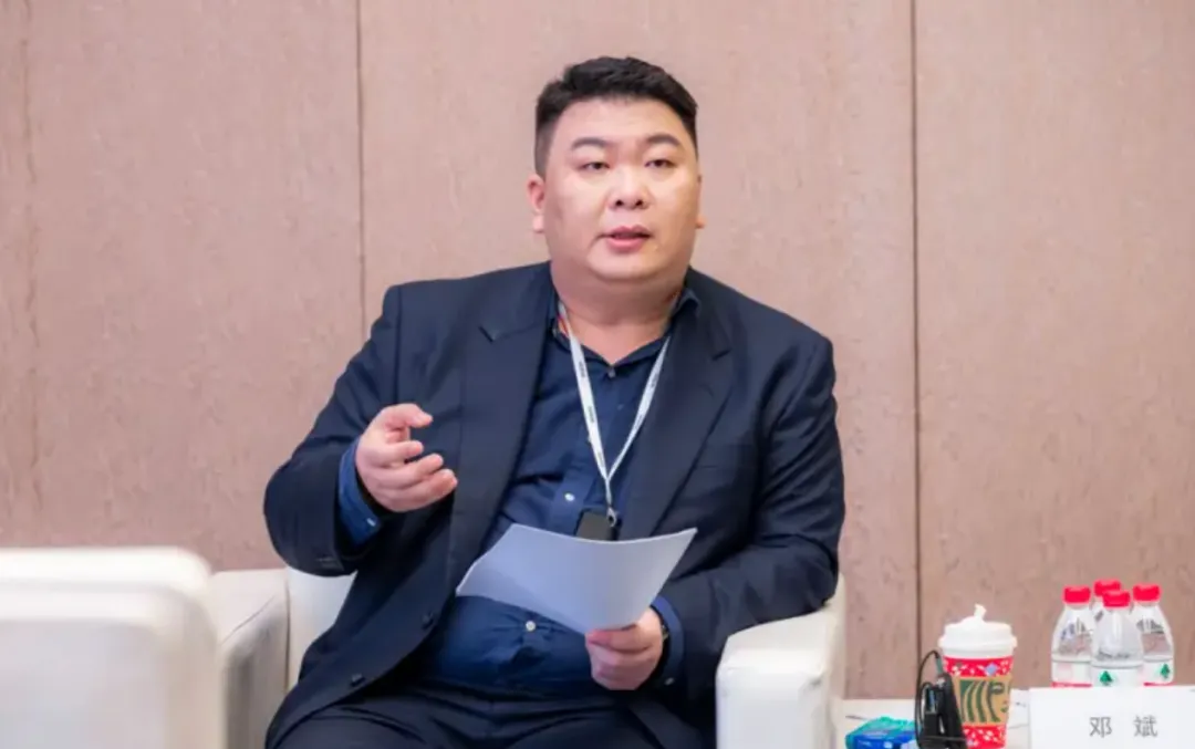 荣耀手机研发部门“掌门人”邓斌被开除：任内曾推动生成式AI智能手机发展