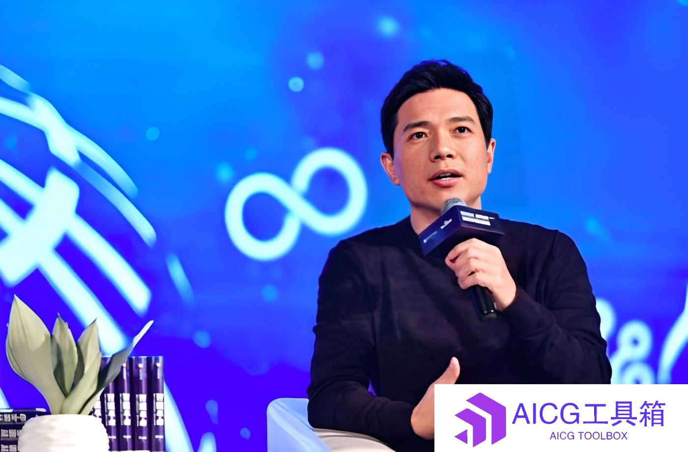 李彦宏：AI大模型本身不直接产生价值，“卷”大模型没有意义，“卷”应用机会更大